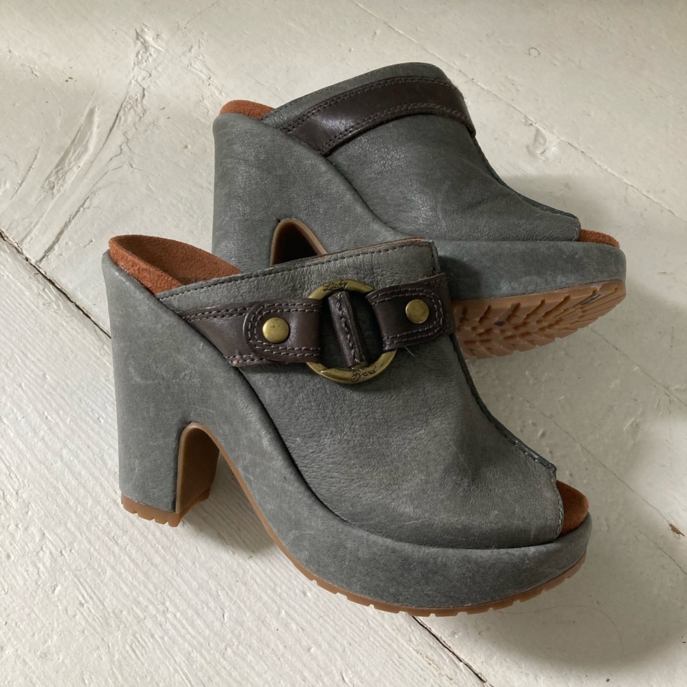 Gray Leather Open-Toe Platform Mules Clogs NEW